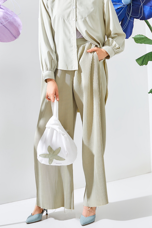 Auda Pleated Pants